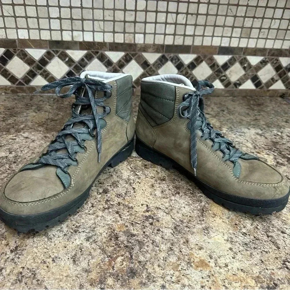 Lowa Hiking Boots Tan Green Leather Lace Up men’s size 7 Waterproof Outdoor main image 7
